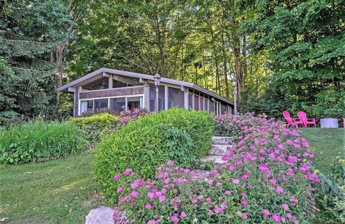 Fennville House | Charming Lake House Getaway on Hutchins Lake