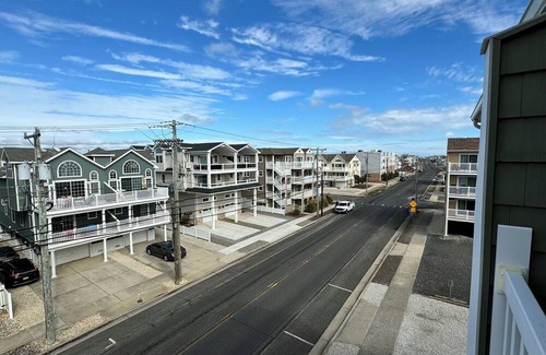 Sea Isle City Condo | Atrium Condominiums HEART of the action
