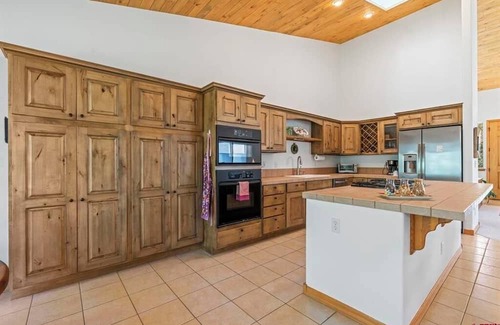 Dalton Ranch House | Great Backyard, Fireplace, Sunny Home In Golf Course Community!