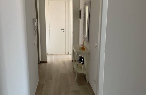 Porta Volta Apartment | Panoramic three-room apartment with two bathrooms near metro Cenisio