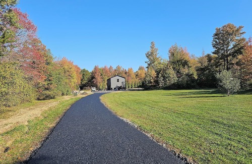 Elkton House | Secluded Barndominium Retreat. Minutes from Fair Hill International. 10min UD