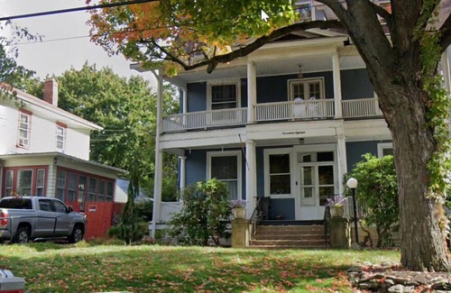 Scranton House | Spacious 5-bedroom Historic Home blending Charm with Modern