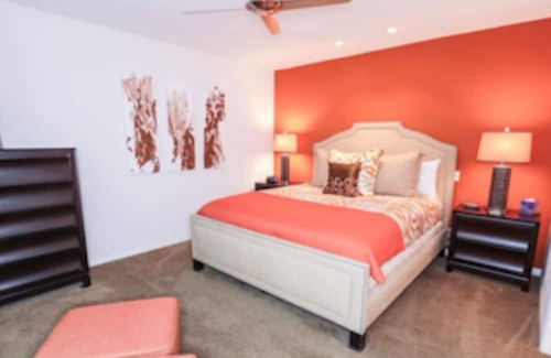 The Rose Garden Condo | Chic 2-bedroom condo with WiFi, AC in Palm Springs