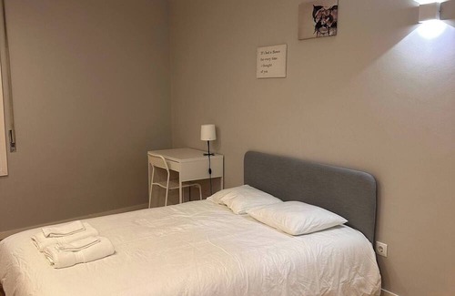 Povoa De Varzim House | Private Room, Shared Bathroom 2