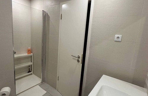 Povoa De Varzim House | Private Room, Shared Bathroom 2