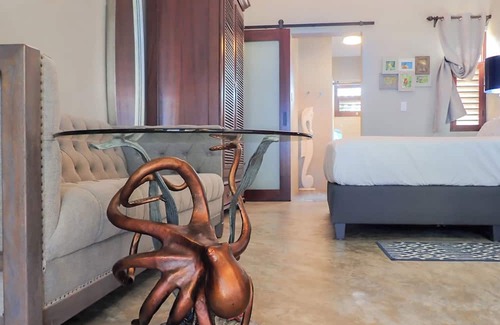 Playa House | Treasure By The Sea Bonaire: 3 Houses, 4 Bedrooms, 3 Kitchens, By The Ocean