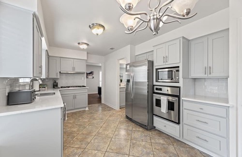 North Dallas House | Modern Luxury 3BR Dallas Home - Arcade Game, Parking, WIFI, Sleeps 6