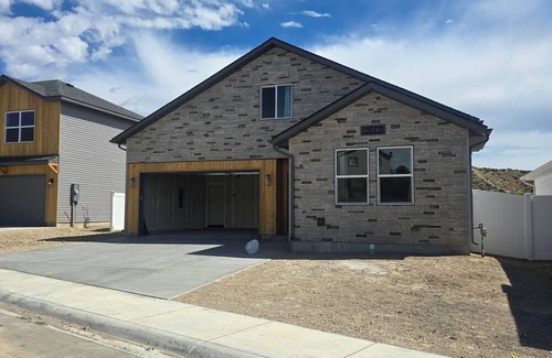 Elko House | #18 5-bedroom, 3bath, 2 garage House in terrific Elko near Walmart