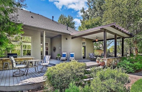 Northwest Boise City House | Luxurious Waterfront Oasis: Exclusive Single-Level Retreat with Stunning Views