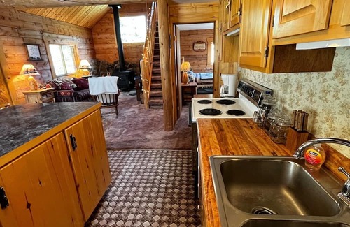 Pitkin Cabin | Charming 2-Bedroom Cabin for 6 with Full Amenities, WiFi, and Spacious Porches