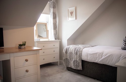 Troon Cottage | Cosy cottage, with on site amenities, minutes from Royal Troon Golf Club & beach