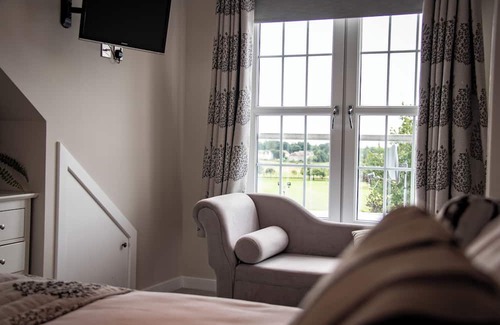 Troon Cottage | Cosy cottage, with on site amenities, minutes from Royal Troon Golf Club & beach