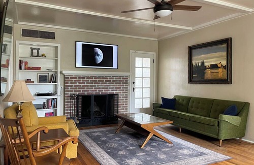 Midtown House | Charming 2-bedroom house, dog friendly, amazing central location