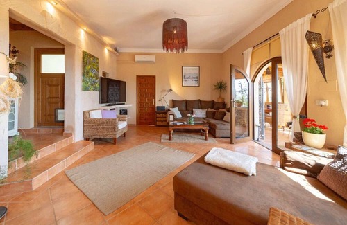 Son Antem House | Holiday Home 'Finca Puig De Biniferri' with Sea View, Wi-Fi and Air Conditioning
