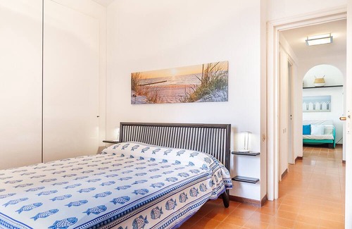 Giannella House | Holiday Home 'Residence Giannella - Robinia 16' with Shared Garden and Balcony