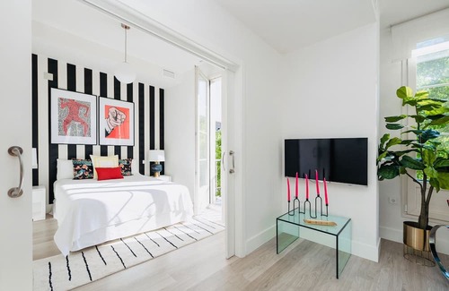 Centro - Sagrario Apartment | The Bowery Granada