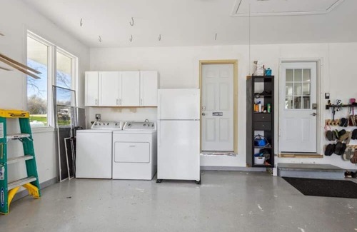 Brandt Cabin | Shady Beach Retreat at Lake Cochrane - Gary, SD
