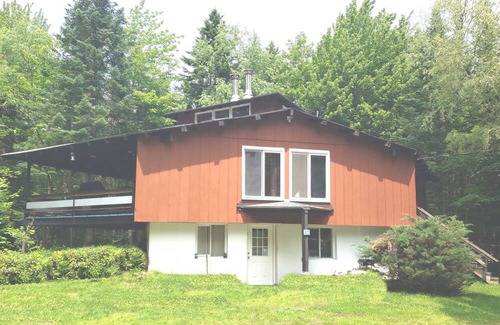 West Dover Ski Chalet | 4 Month Minimum! Winter Rental 1/2 mile to Mt Snow