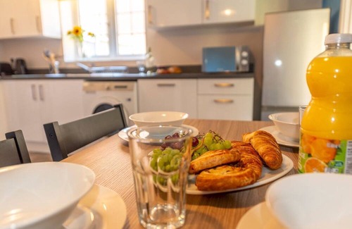 Coalbrookdale House | Modern and Stylish Detached Home | Pass The Keys