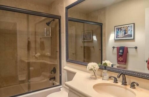 Monterey House | Jardin de Soledad 2br in Monterey Near Downtown