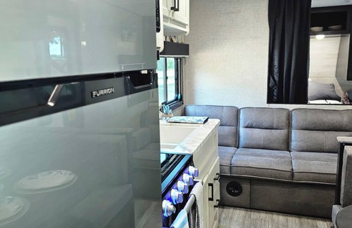 Henderson House | Cozy RV in Charming Henderson, Texas for Syrup Festival