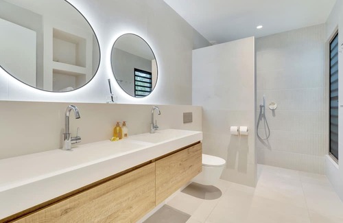 Kralendijk Villa | MOST LUXURY VILLA ON BONAIRE NOW AVAILABLE FOR RENT! WITH YOUR OWN DIVEREEF