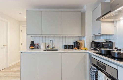 Bordesley Apartment | Meadow Haven 2 BED 2 BATH + Parking + Netflix
