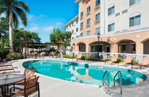 Biggar House | Experience True Comfort at Urban-Retreat Hotel w/Heated Pool - 4 Units