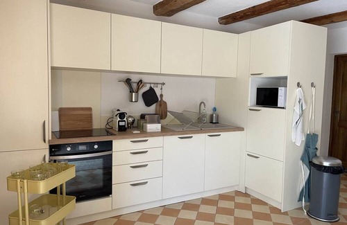 Arpaillargues-et-Aureillac House | The Charming Guest House