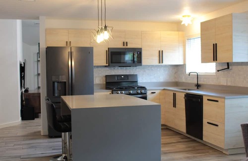 Deer Park At Maple Run House | Charming 3-BDR Home w/Fireplace, Games, Wine Cooler & More by Downtown Austin!