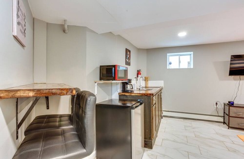 Elizabeth Apartment | Cozy Apartment: 1 Mi to Elizabeth Transit Station!