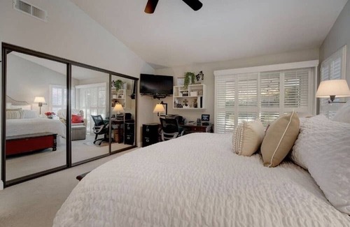 Roseville House | Charming 3-bedroom house with pool in Roseville, Maidu park, pet friendly