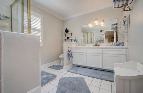 Roseville House | Charming 3-bedroom house with pool in Roseville, Maidu park, pet friendly