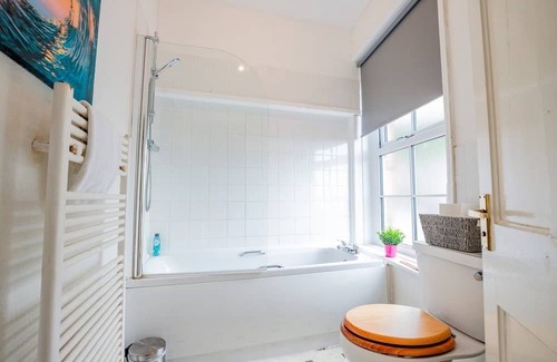 Malvern Apartment | Guest Homes | Broadbanks View