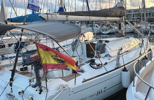 Alicante Boat Rental | sailboat in the port of Alicante 5 minutes from the city center