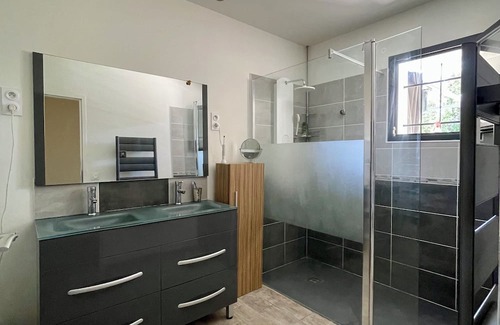 Mondragon House | Villa La Belle Etoile - 4 persons & Swimming pool with breathtaking view