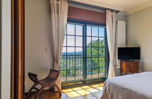 Quintans Apartment | Villa Regina: Luxurius Seaside Escape