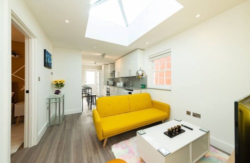 Reading Apartment | 3 Beds Flat |Relocation|Contractors|Leisure