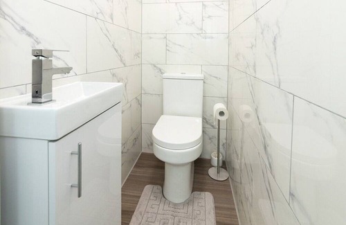 Reading Apartment | 3 Beds Flat |Relocation|Contractors|Leisure