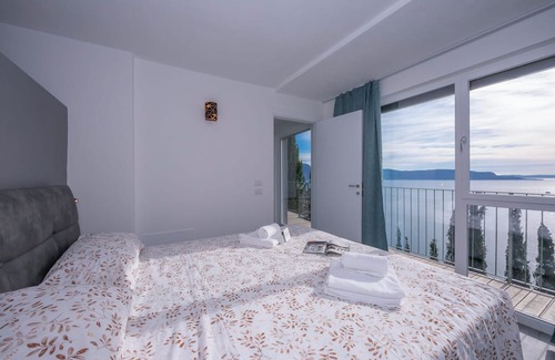 Toscolano Maderno Apartment | Rustichel Lake View - Three Bedroom Apartment, Sleeps 5