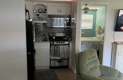 St. Pete Beach Condo | Cozy 1-bedroom condo in amazing St. Pete Beach with AC, WiFi, with pool