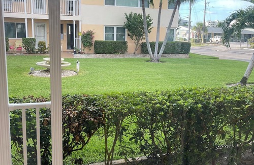 St. Pete Beach Condo | Cozy 1-bedroom condo in amazing St. Pete Beach with AC, WiFi, with pool