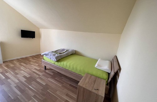 Hohegeiß Apartment | Apartment 'Ferienwohnungen Klein' with Shared Terrace, Balcony and Wi-Fi