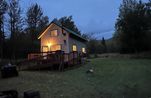 Sutton Cabin | Welcome to the DRY DUCK, off the grid dry cabin that creates great memories!