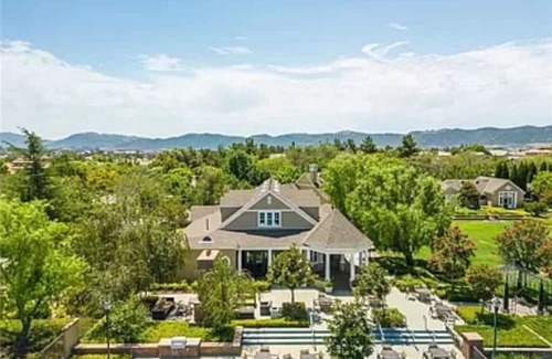 Temecula House | Lake House 10 Minutes to Award Winning Wineries in Temecula Wine Country