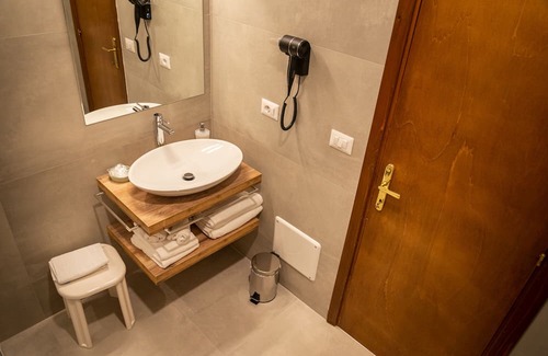 Spello Villa | Emerald Apt City Center