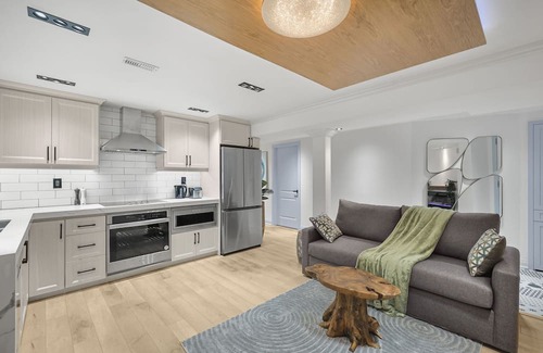 Whitby House | tnPinnacle of Luxury & Leisure -1 Bedroom with an Ensuite | Full Kitchen