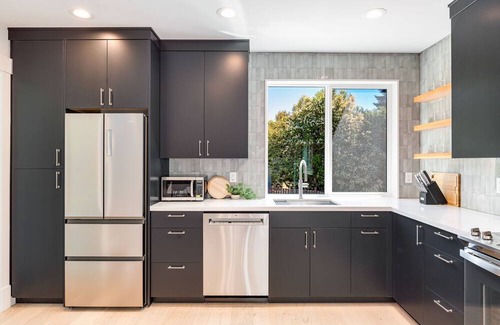 Southeast Magnolia House | Newly Crafted Magnolia ADU with 3BD & Spectacular Puget Sound Views - Available for 30+ Night Stays