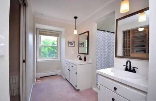 Collinsville House | The Rhododendron House