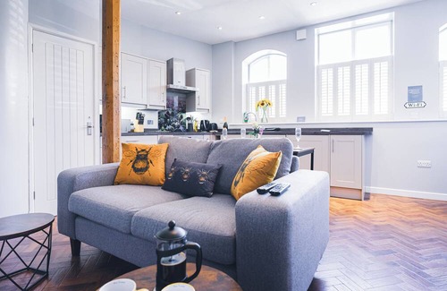 Shrewsbury Apartment | The Little Cygnet